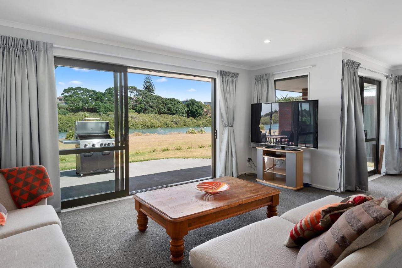 The Waterfront Ruakaka - Ruakaka Holiday Home Luaran gambar